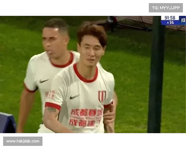 韦世豪情绪失控激烈抱怨边裁言辞激烈引发场上争议